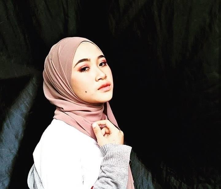 25P Nurul Nafisha Malay Bitch Naked
