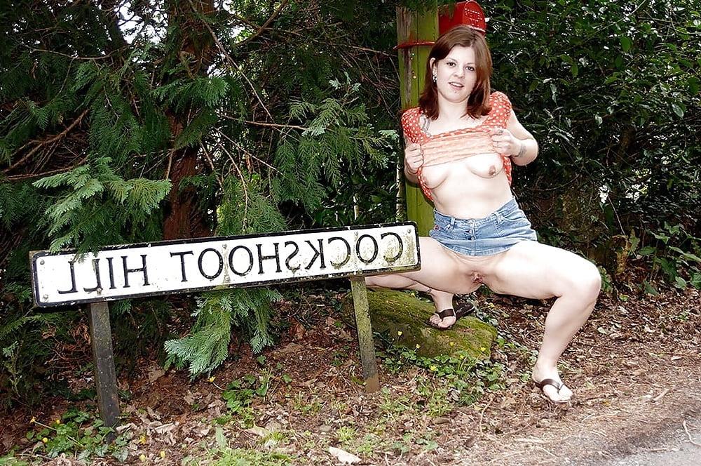 25P British Hotwives flashing
