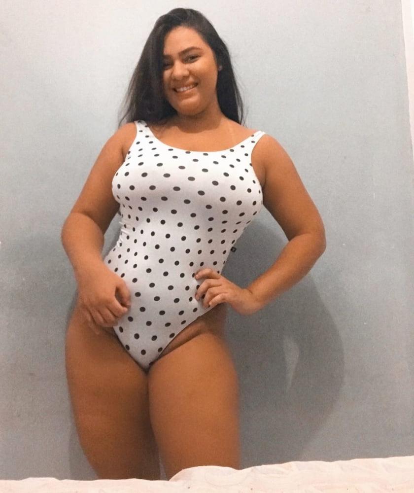 25P PAMELA SEXY MOLLIG