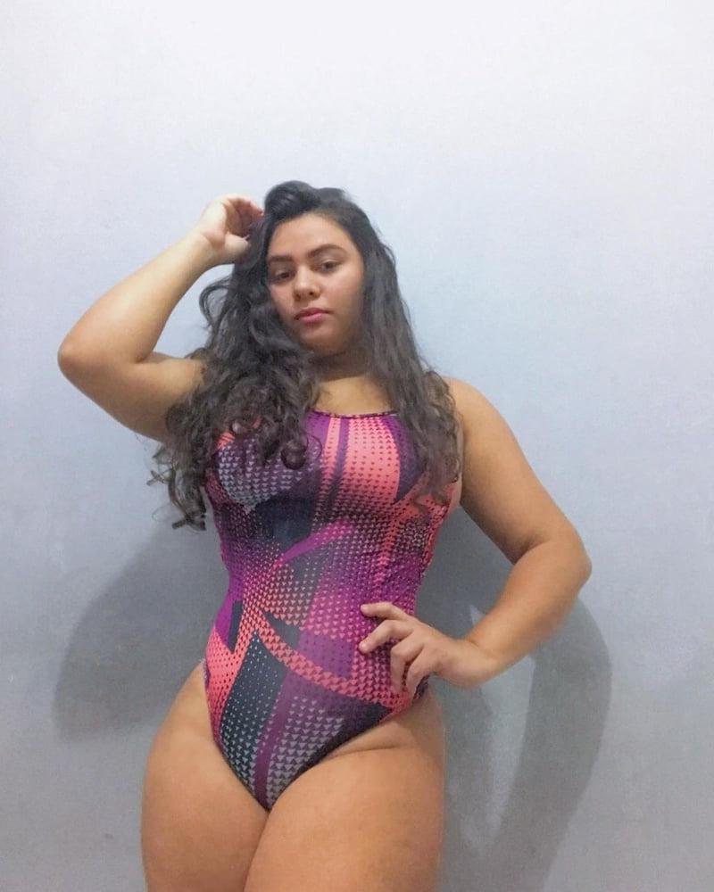 25P PAMELA SEXY MOLLIG