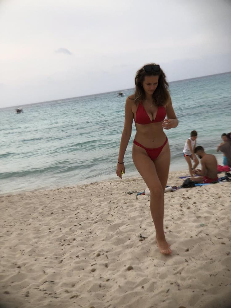 9P Roter Bikini