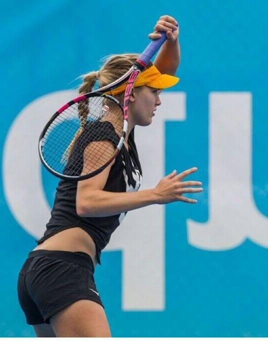 25P Eugenie Bouchard's Cute Butt!