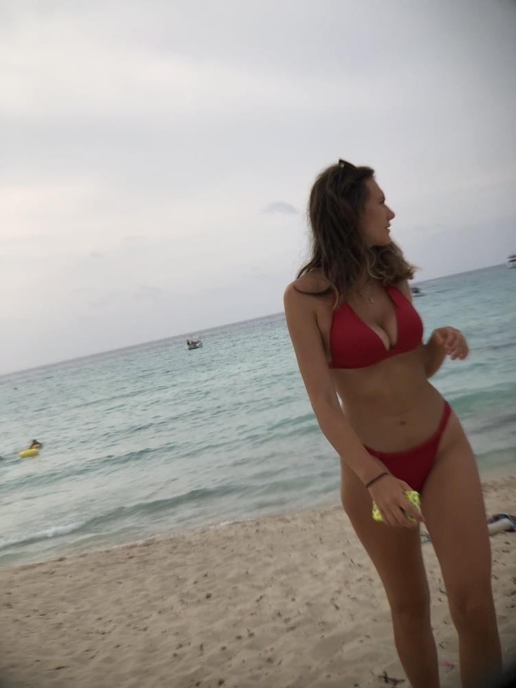 9P Red bikini