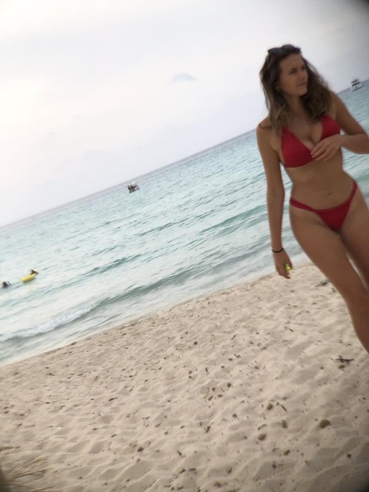 9P Red bikini