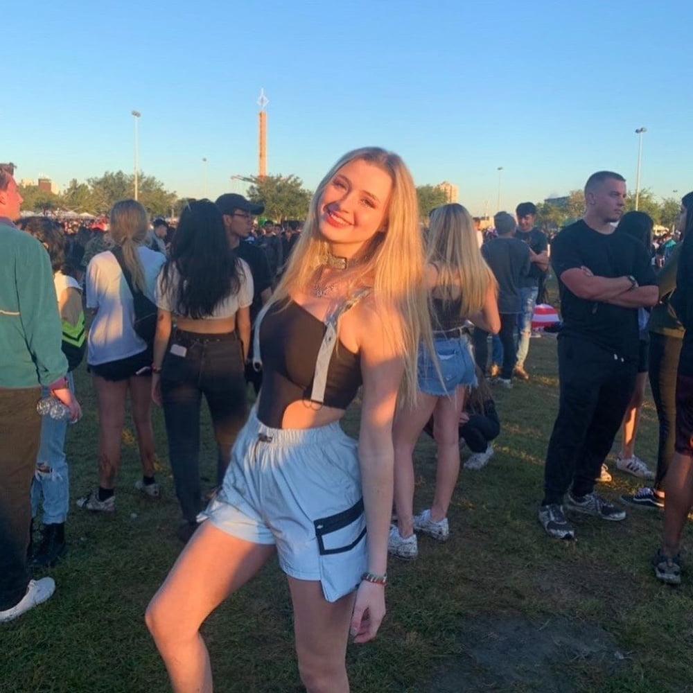 25P Teenage goddess