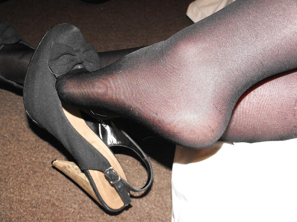 17P Wank to these nylon feet