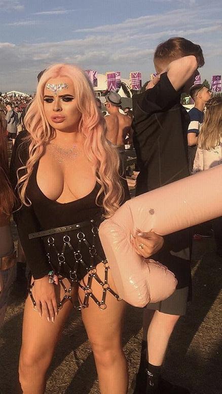 6P Suck my toes boy