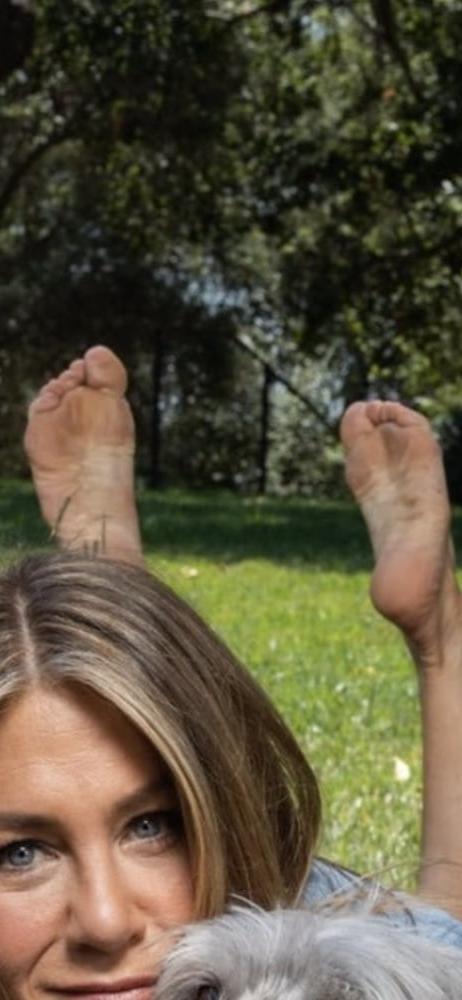 25P Jennifer Aniston's MILF Feet