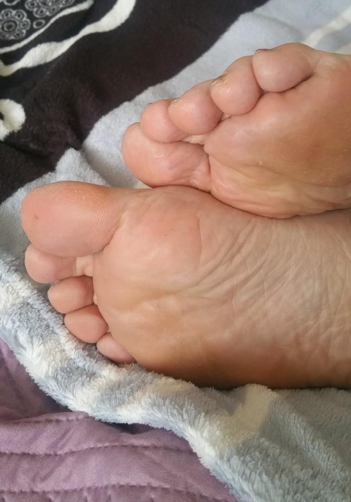 12P Wife's feet