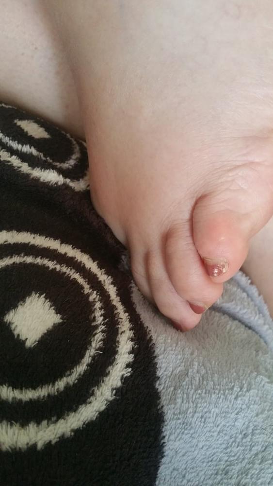 12P Wife's feet