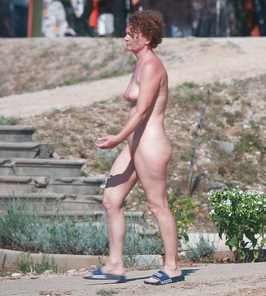 25P Nude Wives In Public 1