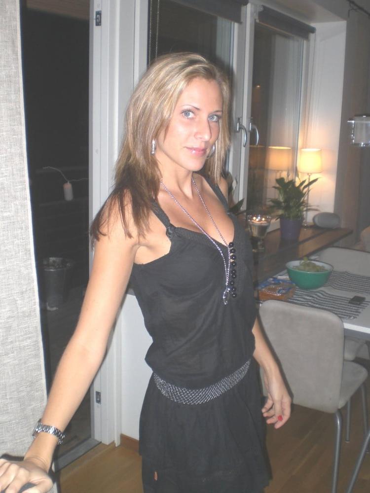 25P Stunning Marlene - topless shots and Preggo NN