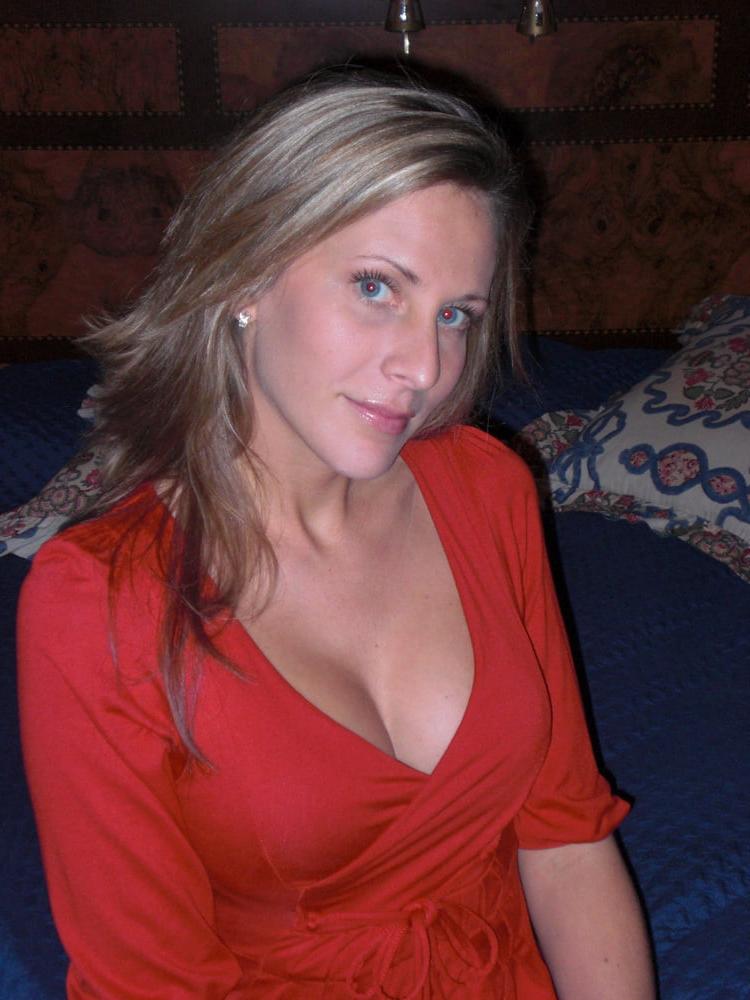25P Stunning Marlene - topless shots and Preggo NN