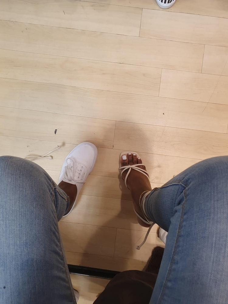 25P My wife's feet pics, 2019-20.