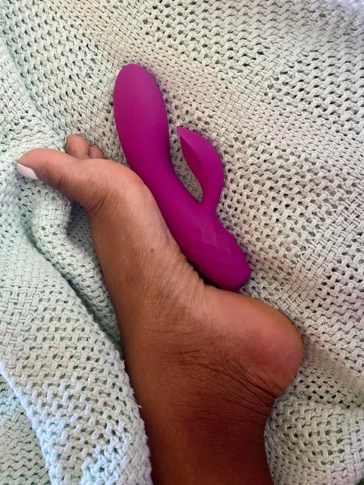 25P My wife's feet pics, 2019-20.