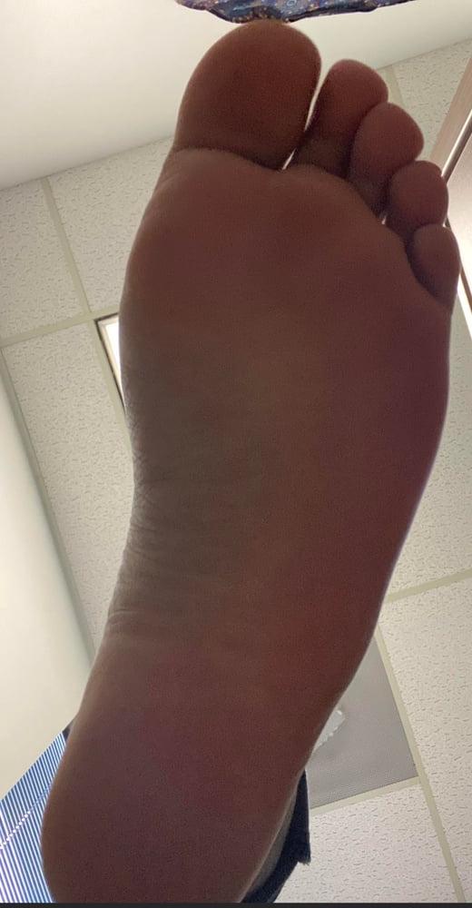 25P My wife's feet pics, 2019-20.