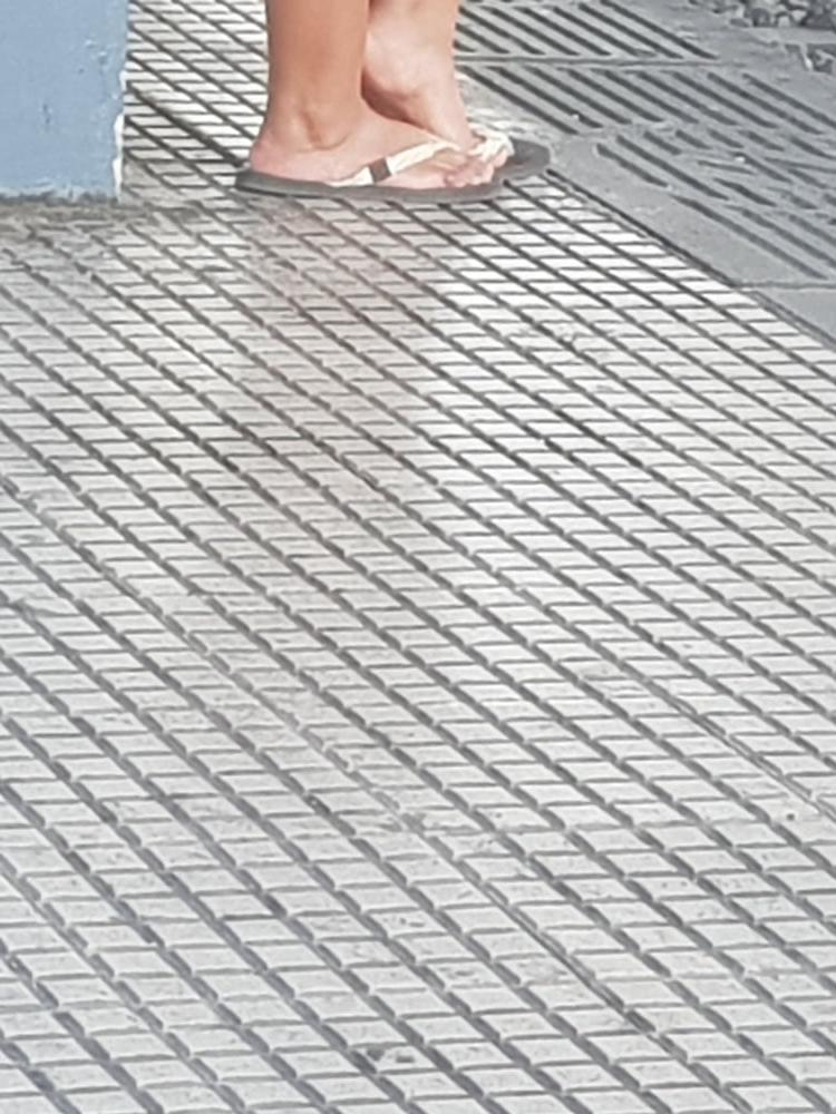 10P Candid capture of sexy chubby lating girl