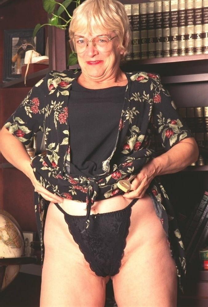 25P real cheap swinging grannies and matures