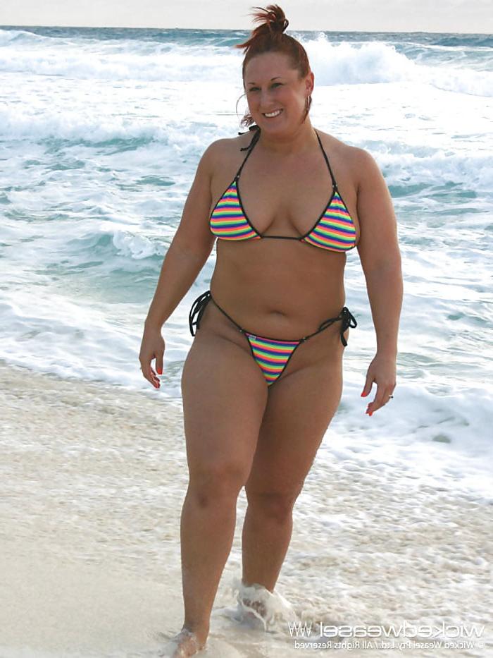 25P Chubby bikini bitches