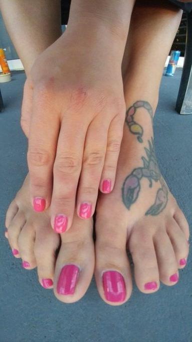 25P Brianna Beach Feet