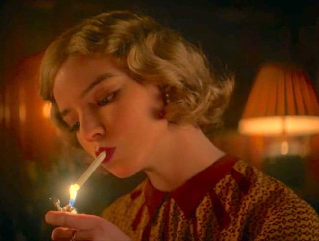 20P Red Lips 8 - Smoke