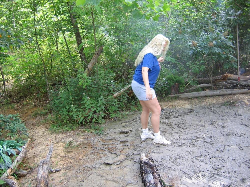 25P Photoshoot Chubby Blonde
