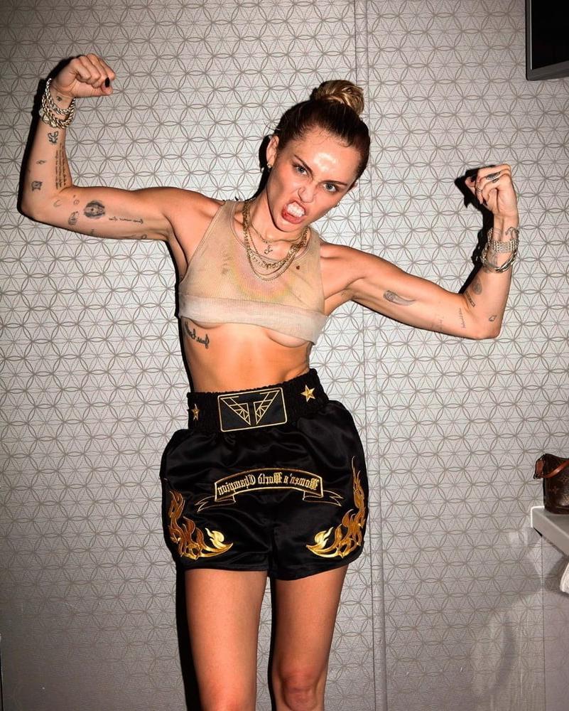 25P Miley Cyrus my GODDESS