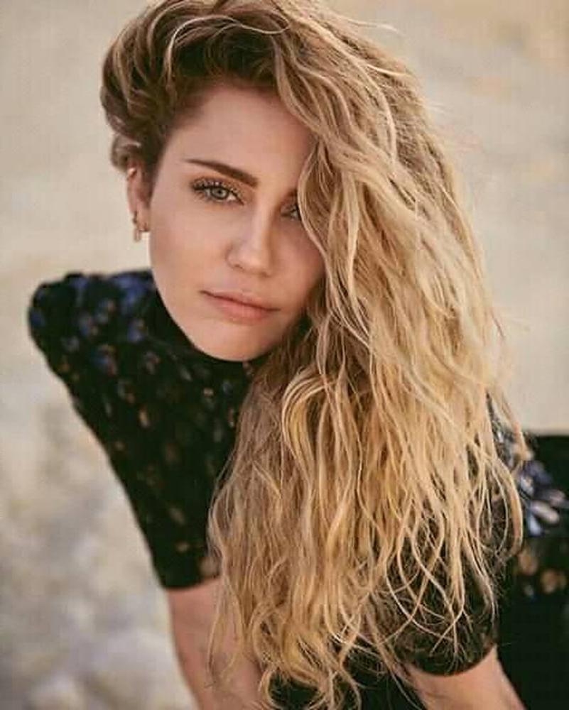 25P Miley Cyrus my GODDESS