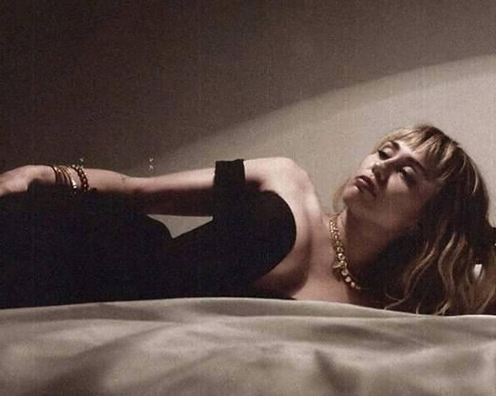25P Miley Cyrus my GODDESS