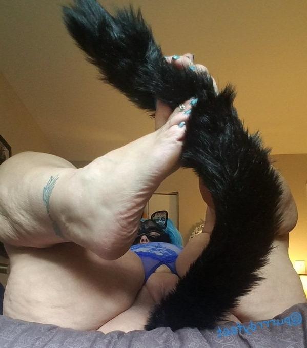 24P Purrrdy Feet