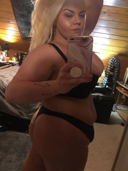 5P Sexy chubby blonde