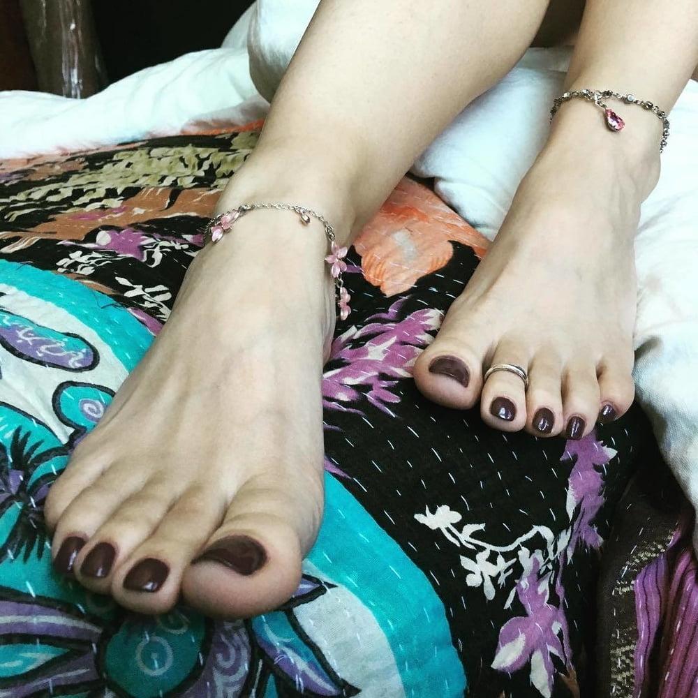 25P Sexy Feet Goddesses (Insta, Foot)