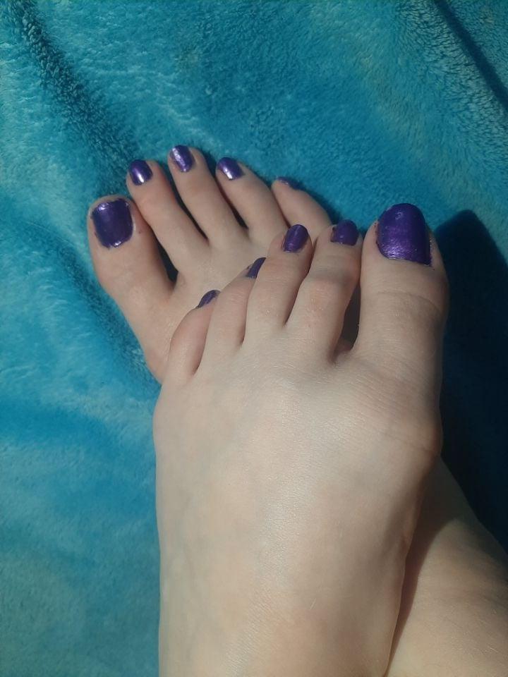 21P Amateur feet 2