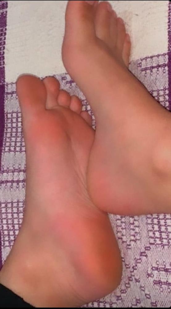 25P Teen Feet