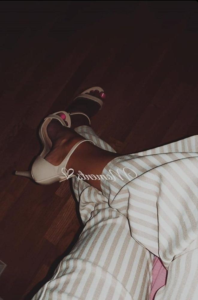 25P Teen Feet