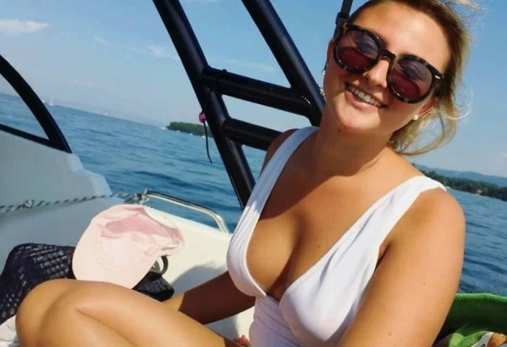 19P Slutty Bitch Laura EXPOSED to you!