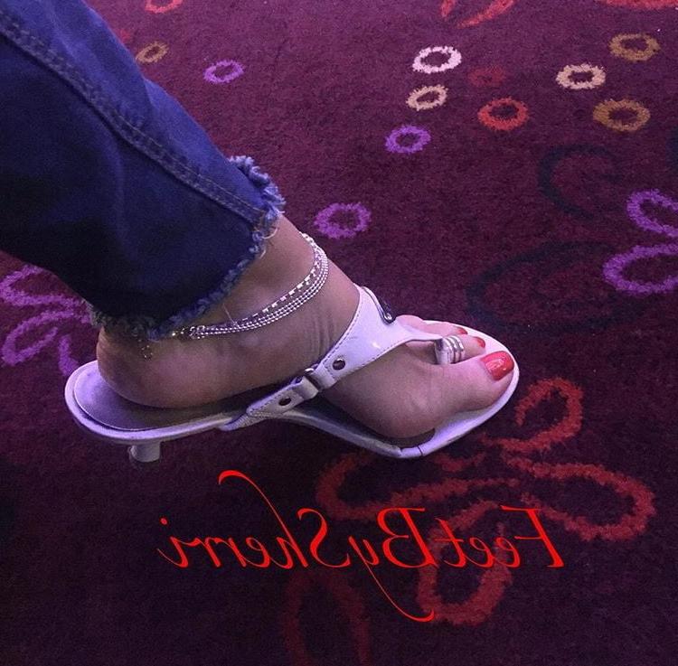 25P Sexy Indian Feet (feetbysherri)