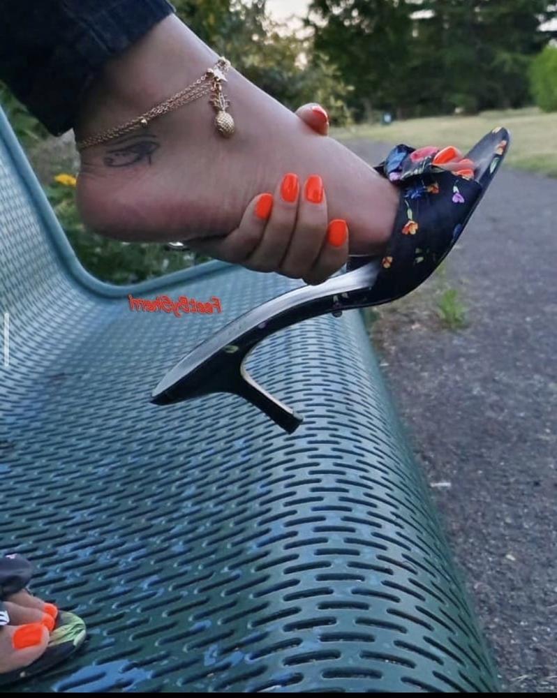 25P Sexy Indian Feet (feetbysherri)