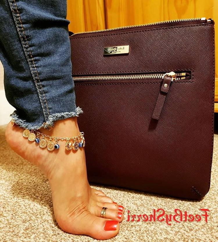 25P Sexy Indian Feet (feetbysherri)