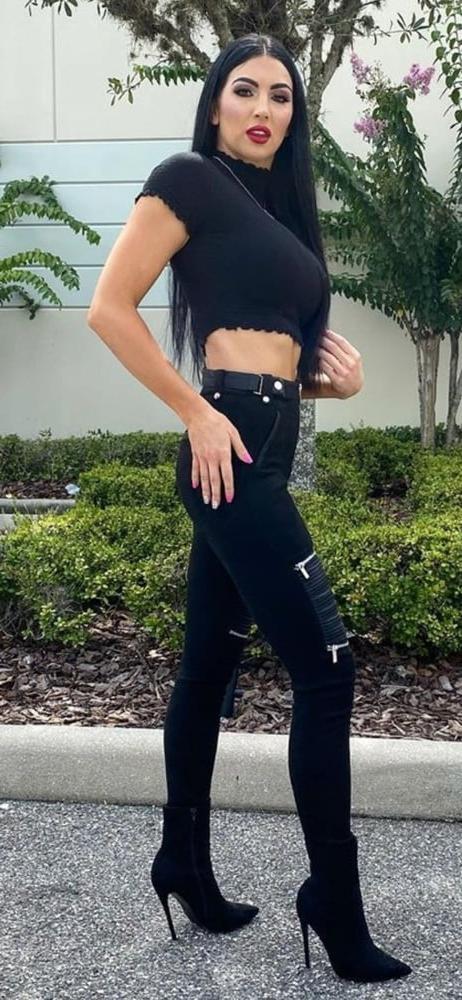 25P Iconic wwe Slut Billie Kay is a fucking nasty whore