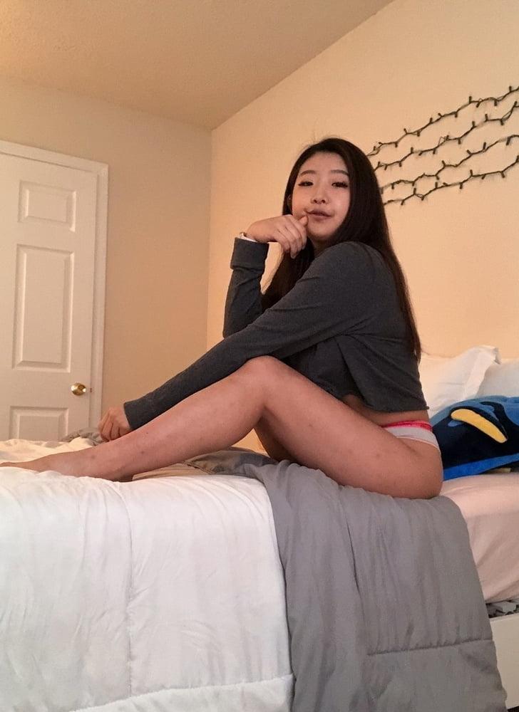 25P Cute hot asian babe