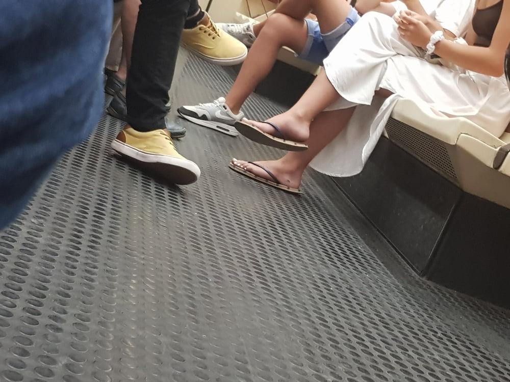 25P Candid caption feet