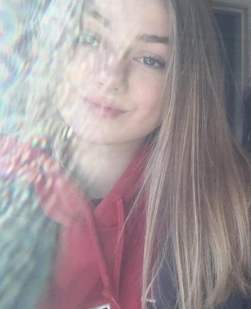25P Sexy British Student