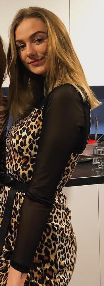 25P Sexy British Student