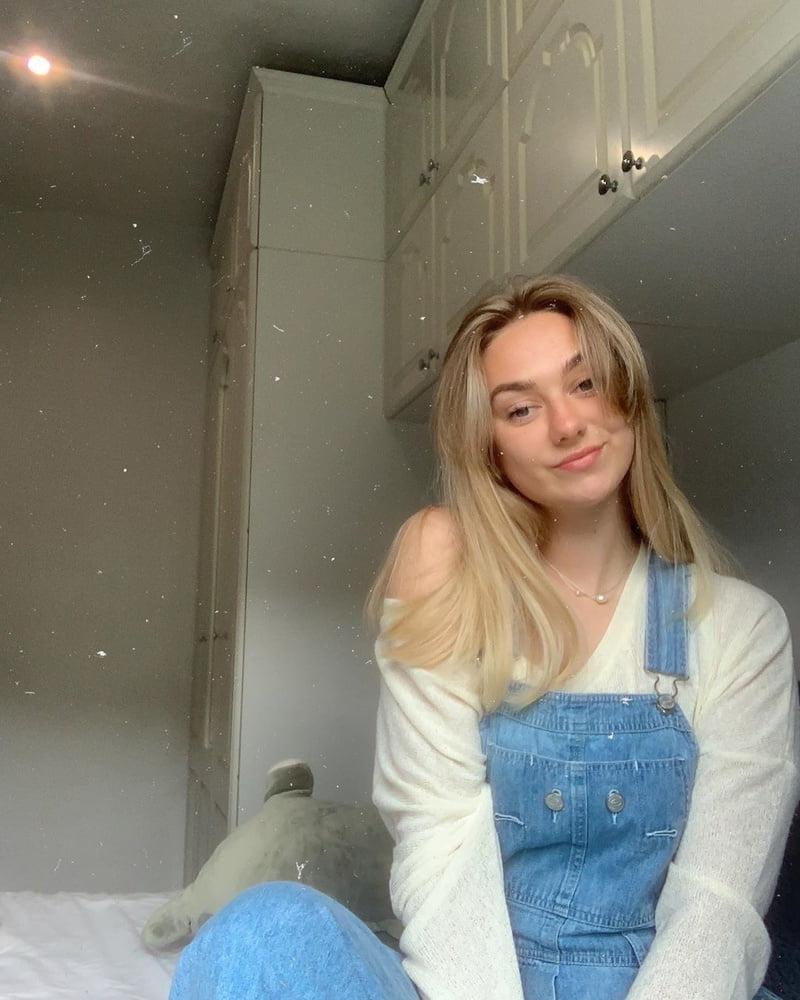 25P Sexy British Student