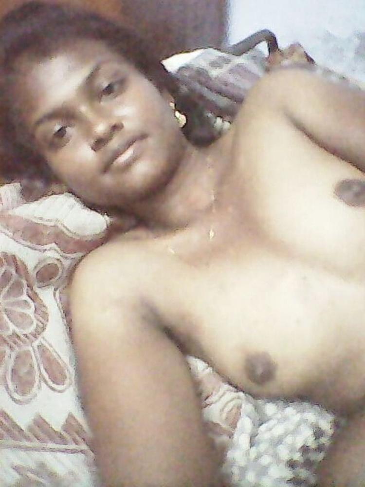 25P naked cute