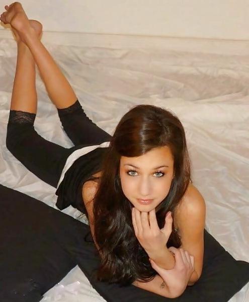 25P Feet in the pose