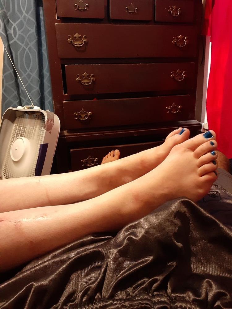 9P Kim's feet