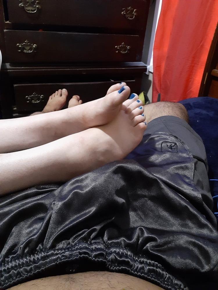 9P Kim's feet