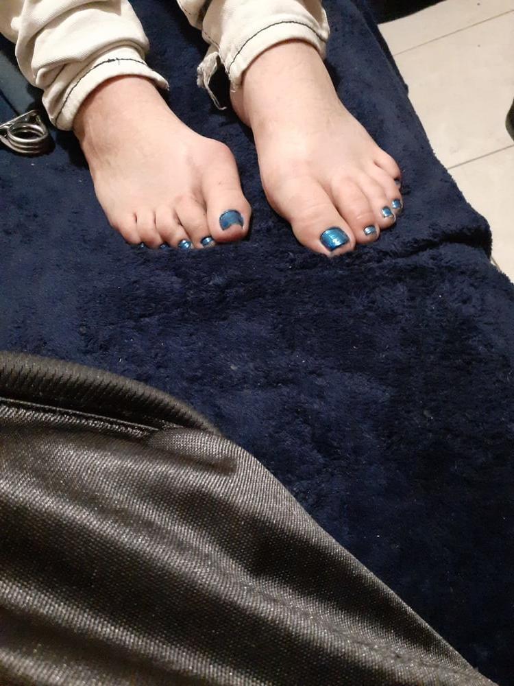 9P Kim's feet